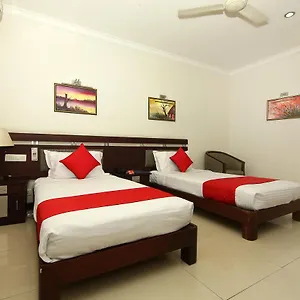 Oyo 8892 Kadambari Regency Angamali